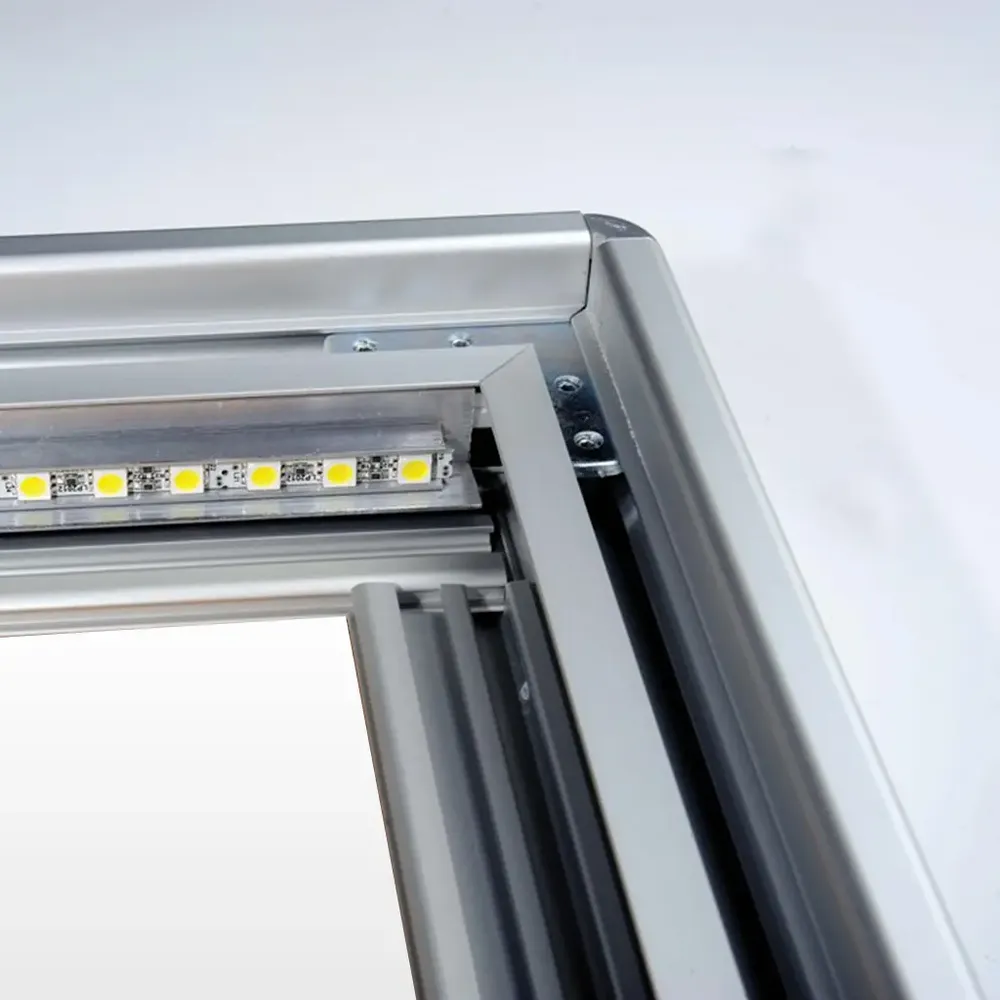 Avizier premium cu iluminare LED si sistem de inchidere-trimax