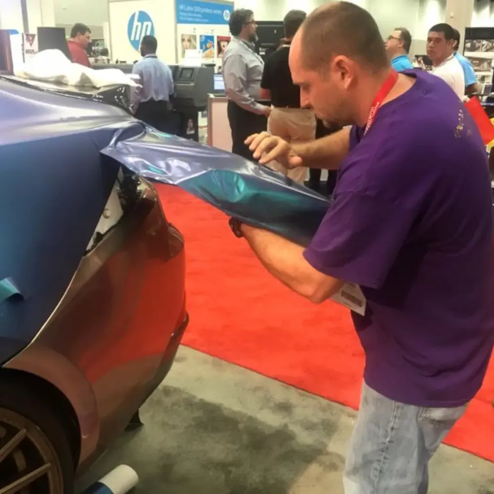 Folie Auto Efect Cameleon cu Tehnologia RapidAir® ORACAL® 970 RA-trimax