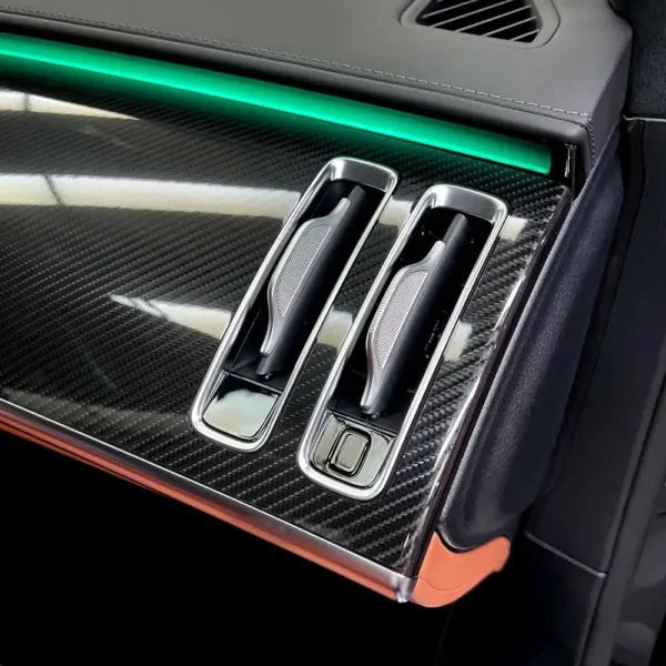 Folie PPF Carbon Lucioasă de 240 Microni cu Autoregenerare, Protecție UV si efect Hidrofob - ULTRAFIT XP CARBON-trimax