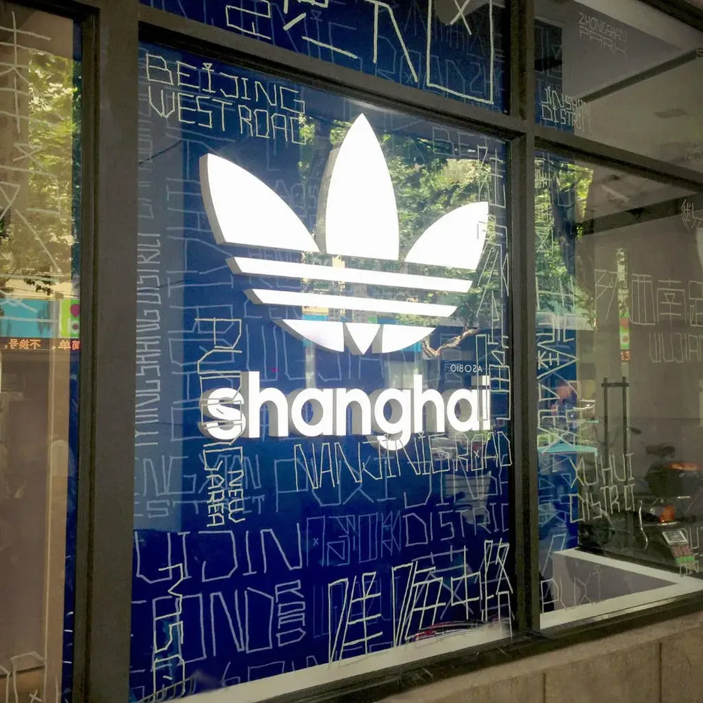 ORACAL 651 – Folie Autocolantă Mată, Ideală pentru Inscripționarea Suprafețelor Drepte/Ușor curbate – Lățime 1000 mm-trimax