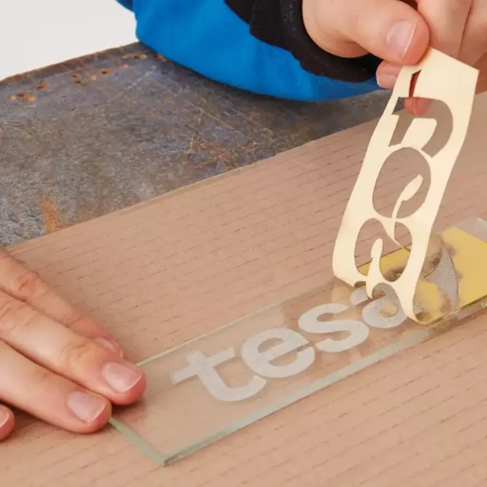 tesa® 4434 10 m x 50 mm Bandă de Mascare Premium pentru Aplicații de Sablare-trimax